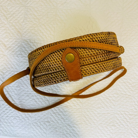 NEW Nell - Round Woven Bamboo shoulder bag - Picture 7 of 11